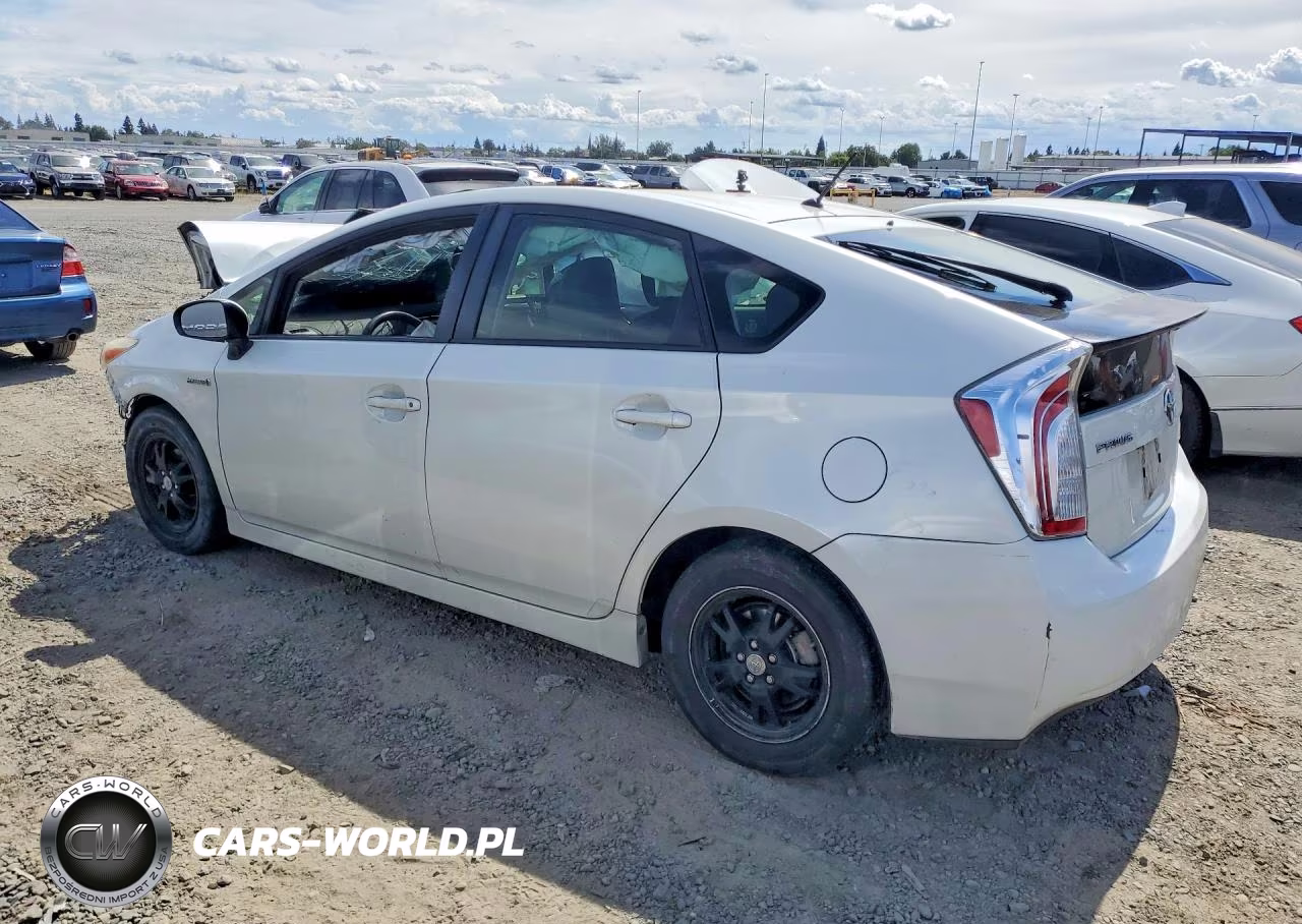 2015 Toyota Prius Two VIN:JTDKN3DU2F1893235 - 2