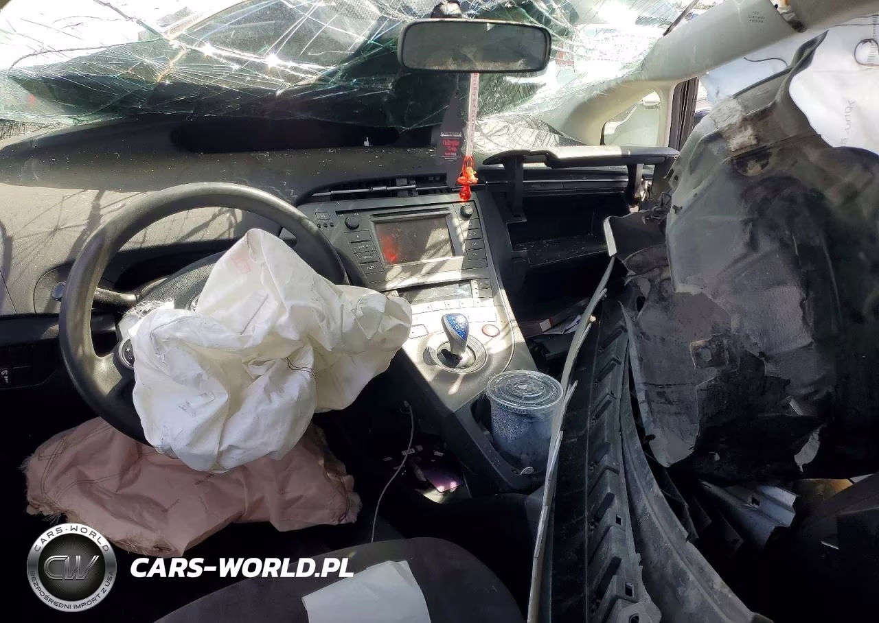 2015 Toyota Prius Two VIN:JTDKN3DU2F1893235 - 8