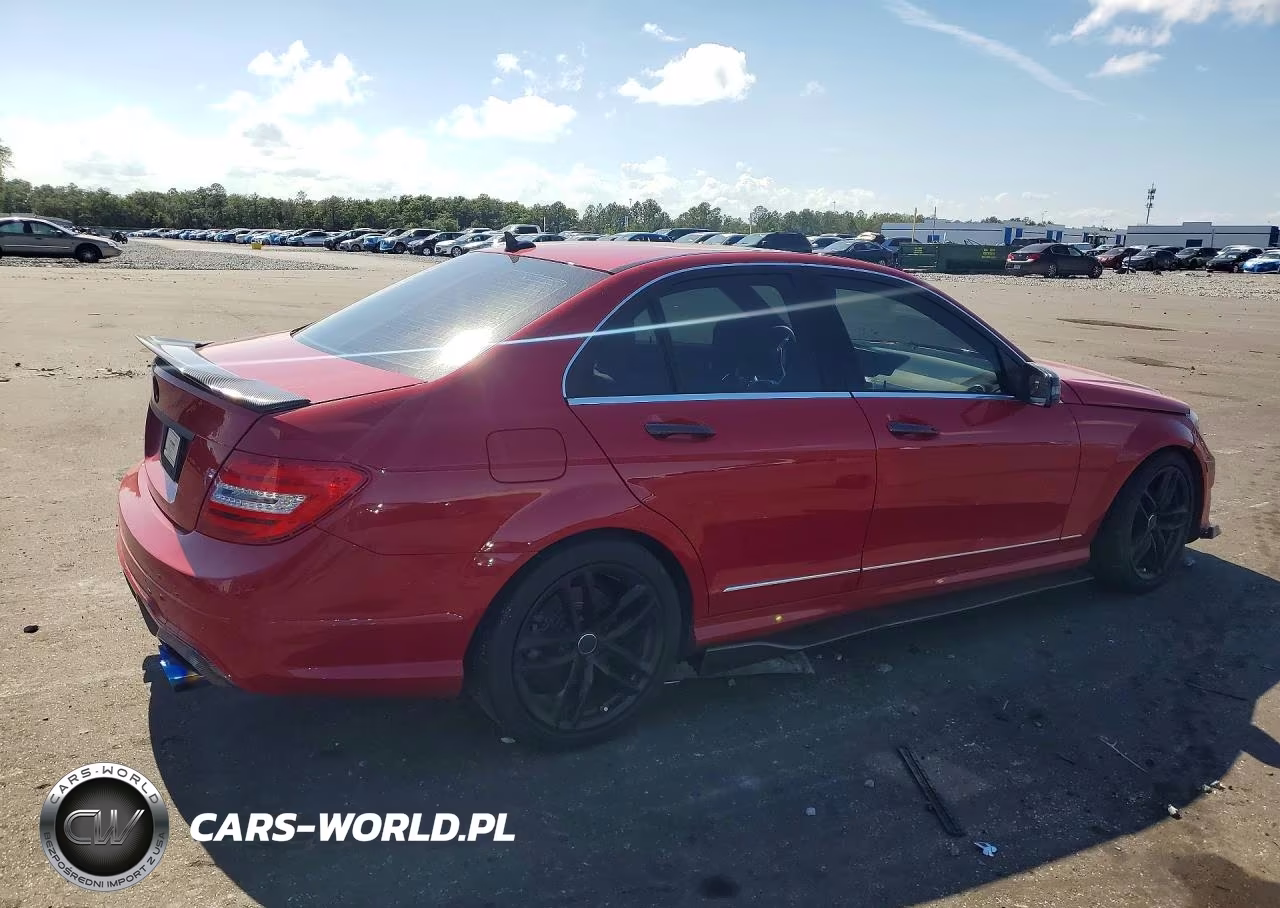 2014 Mercedes-Benz C 300 4Matic VIN:WDDGF8AB4EA943706 - 3