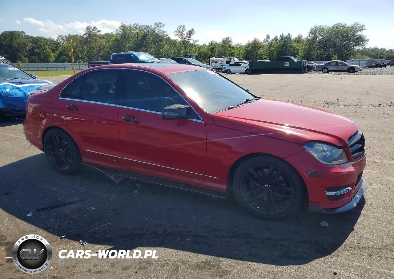 2014 Mercedes-Benz C 300 4Matic VIN:WDDGF8AB4EA943706 - 4
