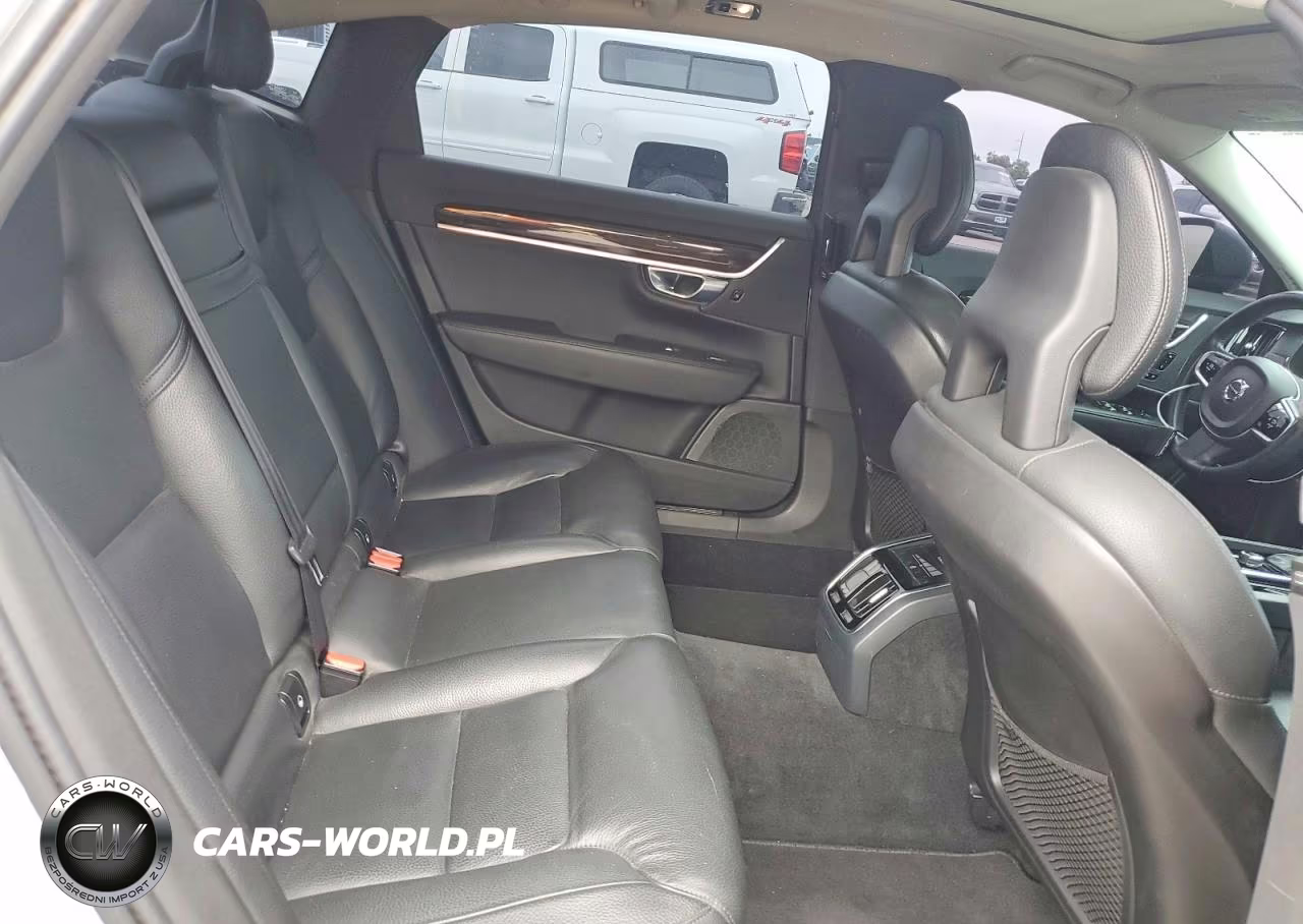 2018 Volvo S90 T6 Momentum VIN:LVY992MK4JP027899 - 10