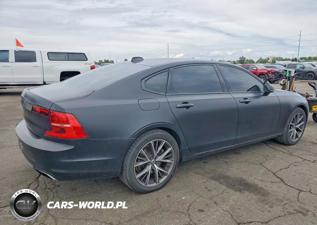 2018 Volvo S90 T6 Momentum VIN:LVY992MK4JP027899 - 3