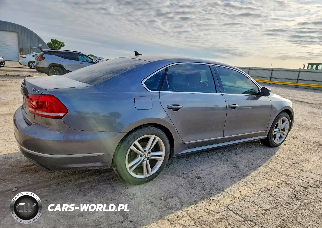 2013 Volkswagen Passat Sel VIN:1VWCN7A33DC108131 - 3