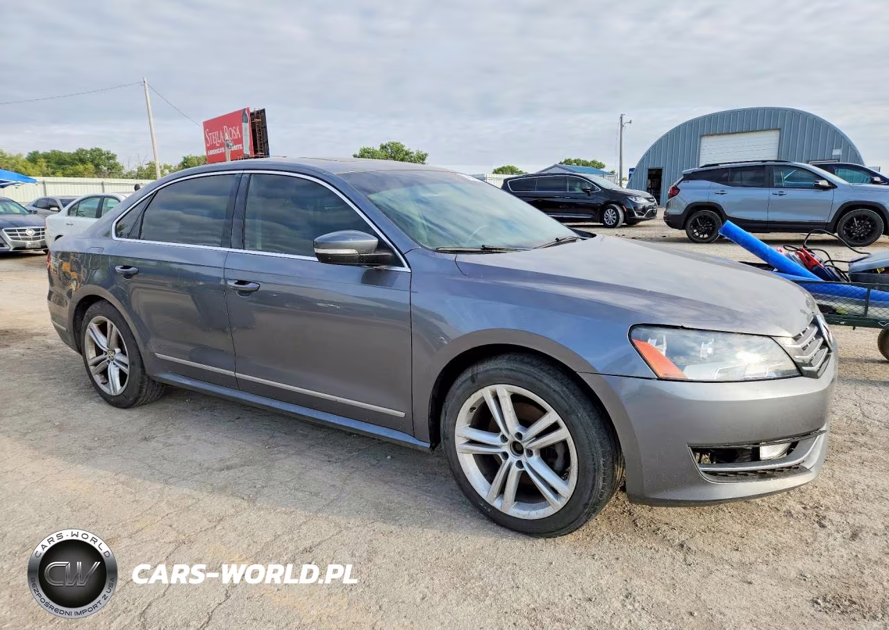 2013 Volkswagen Passat Sel VIN:1VWCN7A33DC108131 - 4