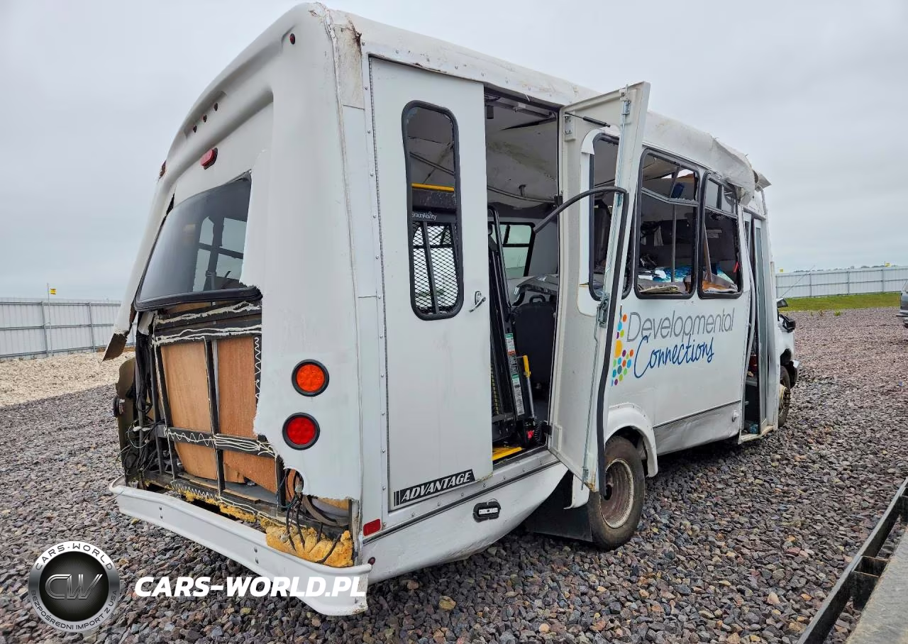 2019 Ford Econoline E350 Super Duty Cutaway Van VIN:1FDEE3FS7KDC00964 - 3