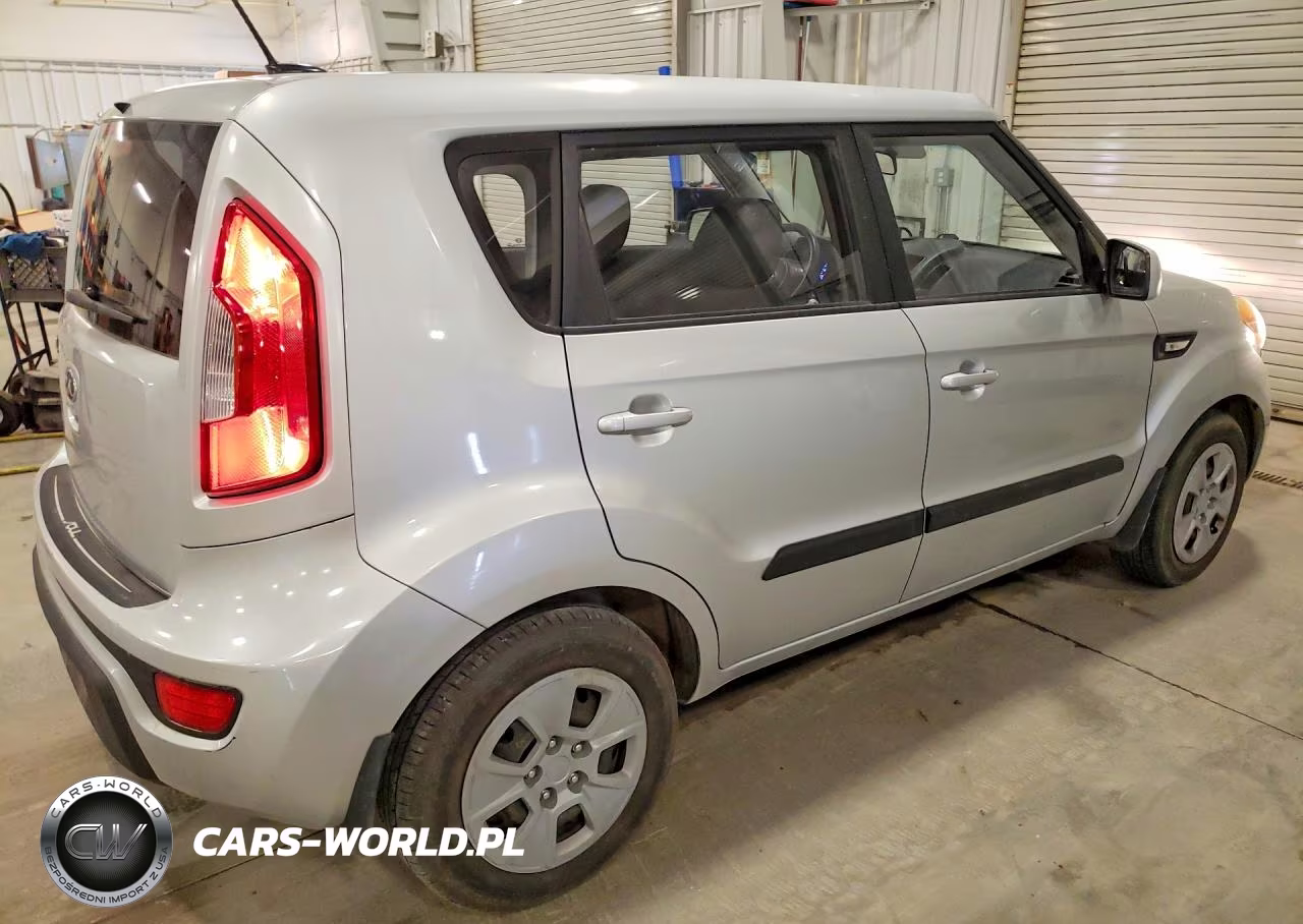 2013 Kia Soul Base VIN:KNDJT2A58D7765052 - 3