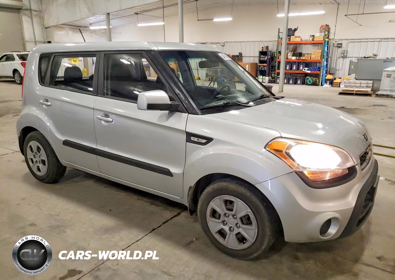 2013 Kia Soul Base VIN:KNDJT2A58D7765052 - 4