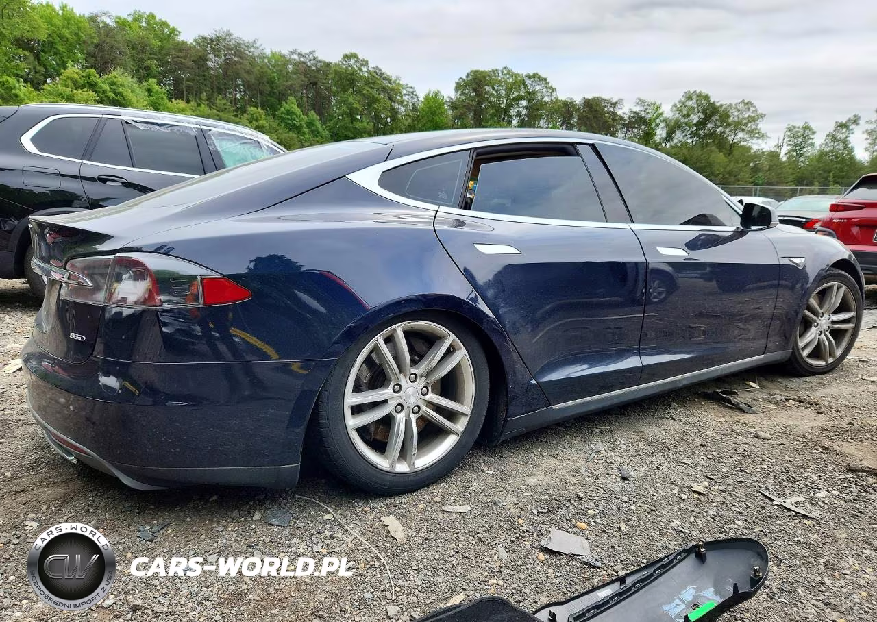 2015 Tesla Model S 85D VIN:5YJSA1H22FFP74892 - 3