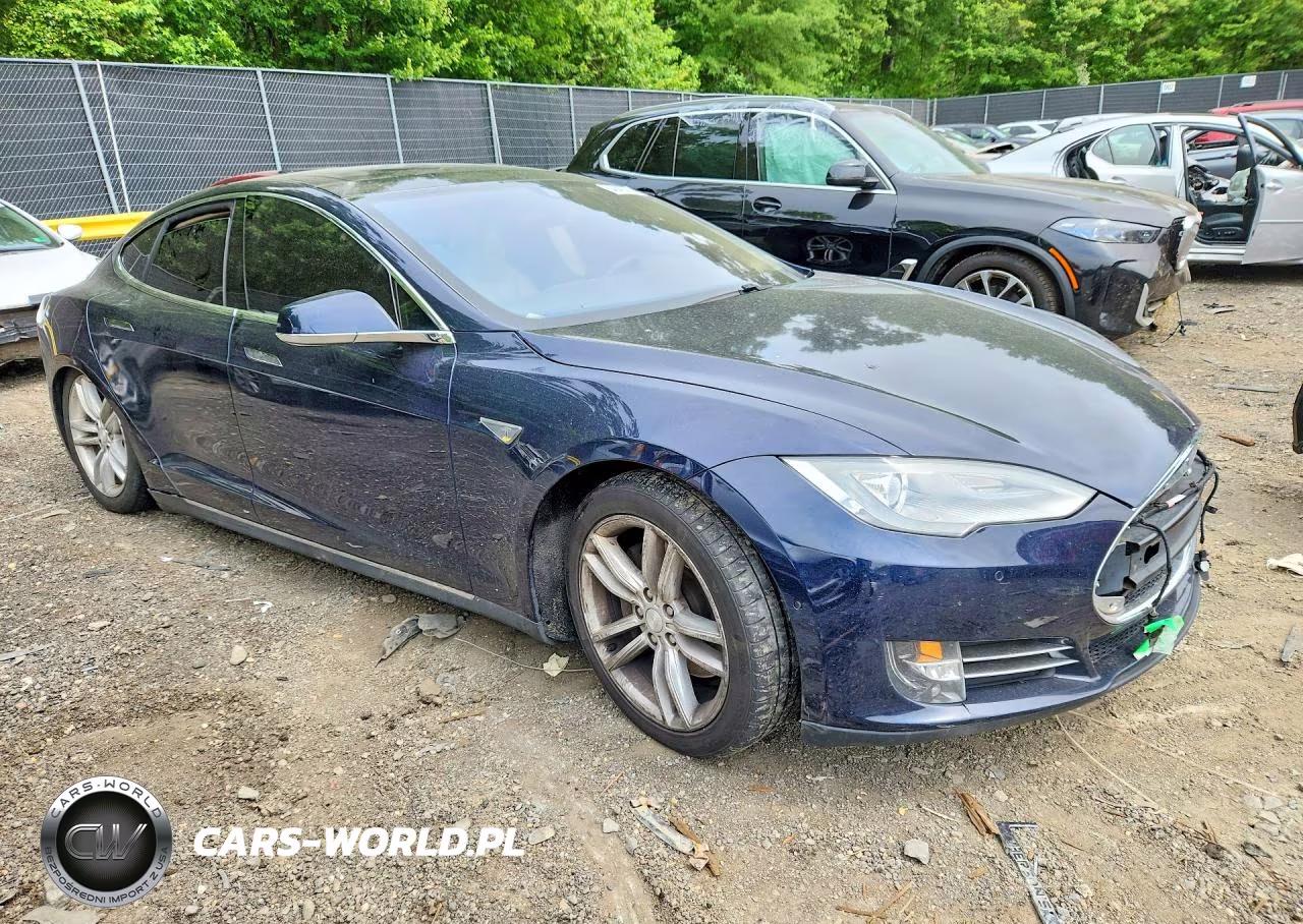 2015 Tesla Model S 85D VIN:5YJSA1H22FFP74892 - 4