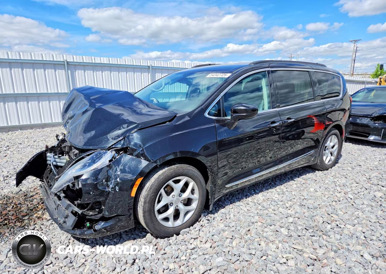 2017 Chrysler Pacifica Touring L – zdjęcie 1 z 13