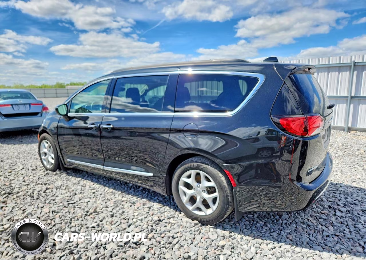 2017 Chrysler Pacifica Touring L VIN:2C4RC1BG4HR759296 - 2