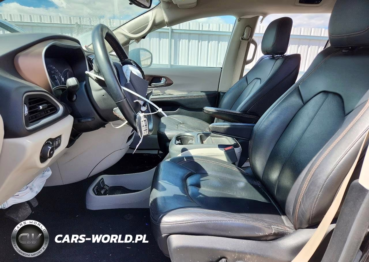 2017 Chrysler Pacifica Touring L VIN:2C4RC1BG4HR759296 - 7