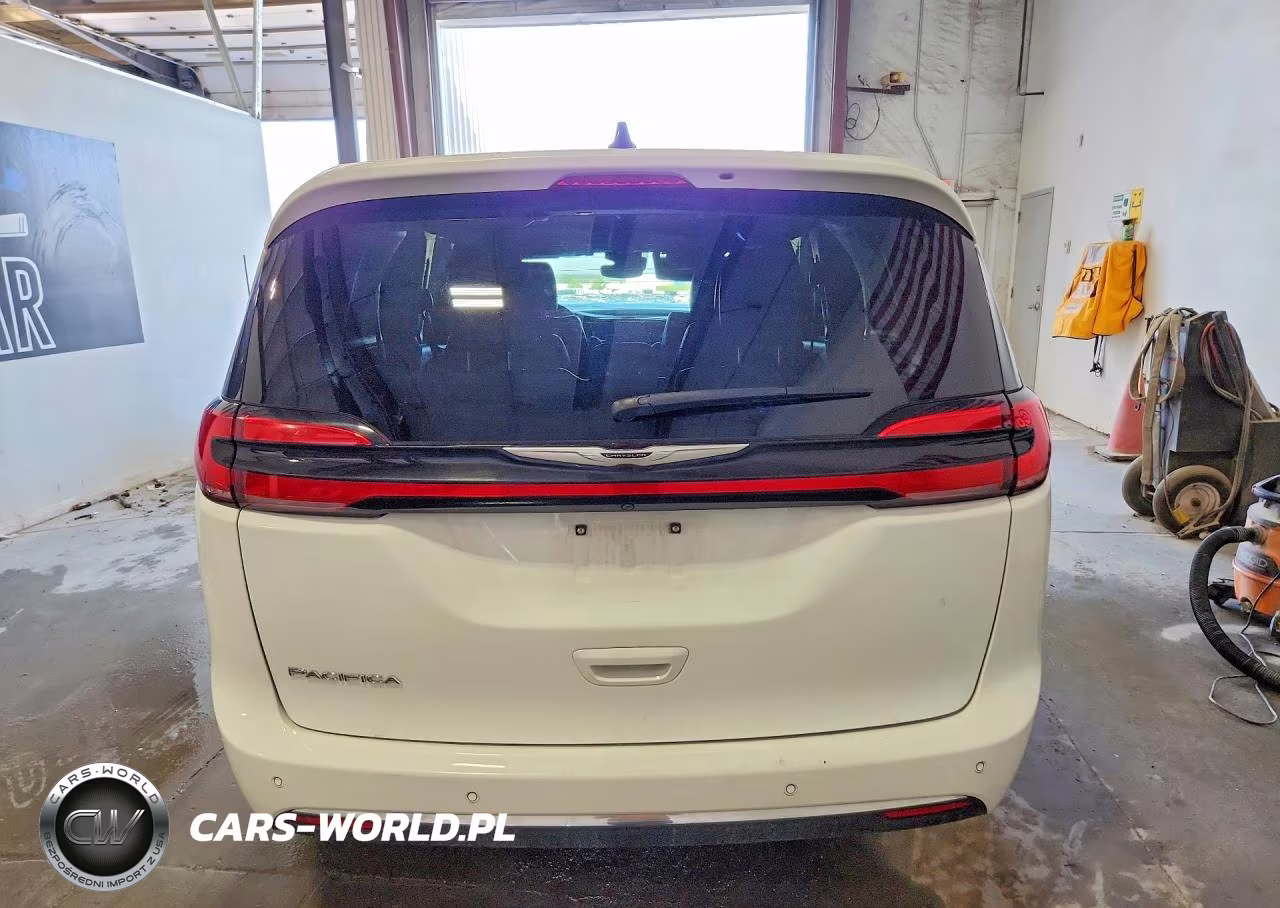 2025 Chrysler Pacifica Select VIN:2C4RC1BG7SR514807 - 6