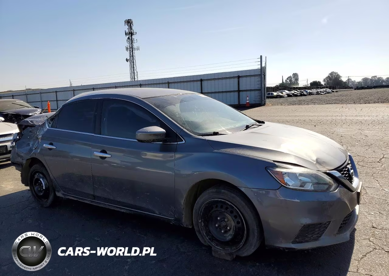 2018 Nissan Sentra S VIN:3N1AB7AP7JY303080 - 4