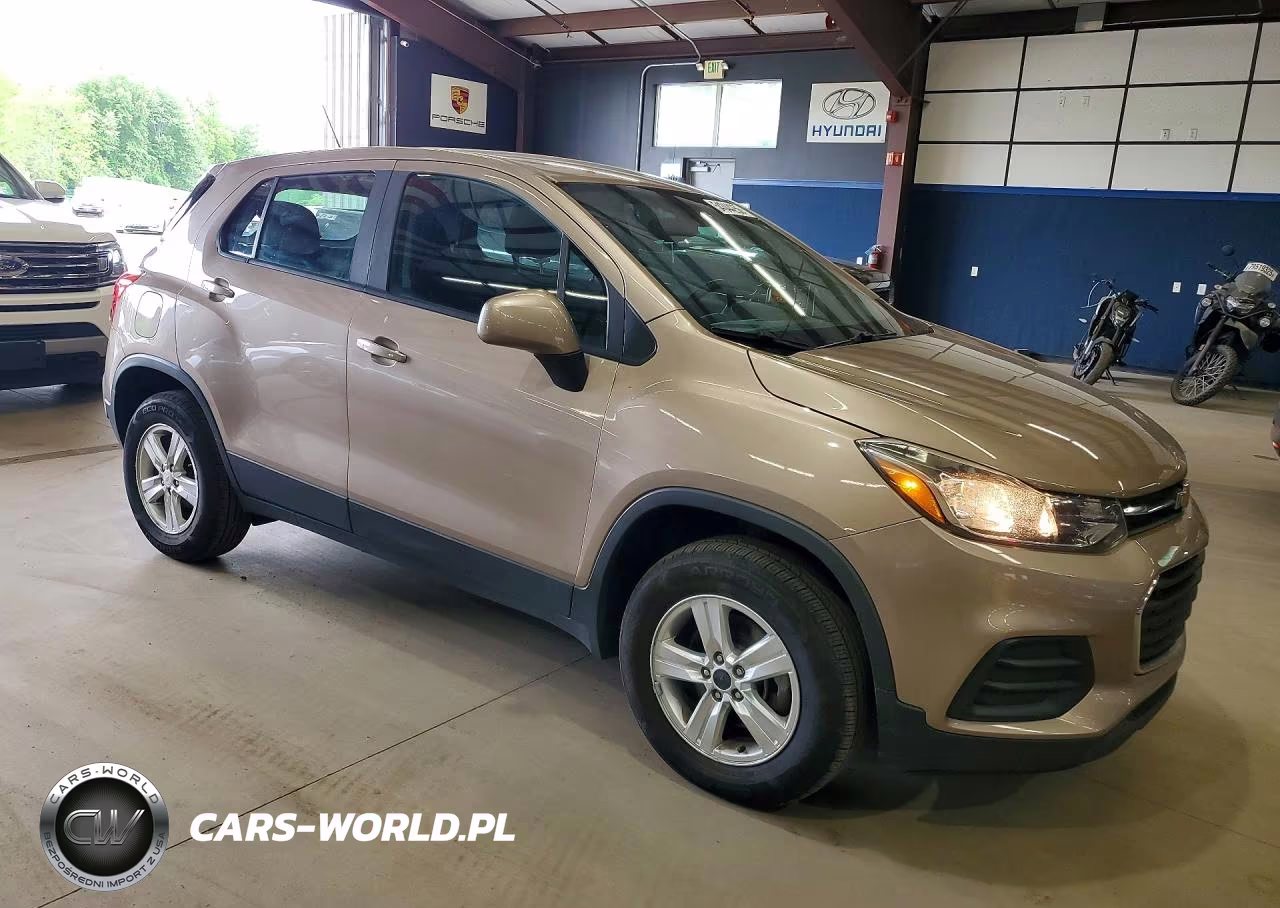 2018 Chevrolet Trax Ls VIN:3GNCJNSB7JL173497 - 4