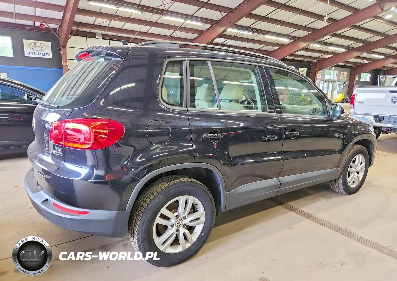 2017 Volkswagen Tiguan S VIN:WVGBV7AXXHK000324 - 3