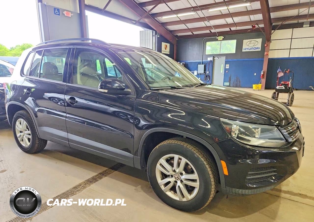 2017 Volkswagen Tiguan S VIN:WVGBV7AXXHK000324 - 4