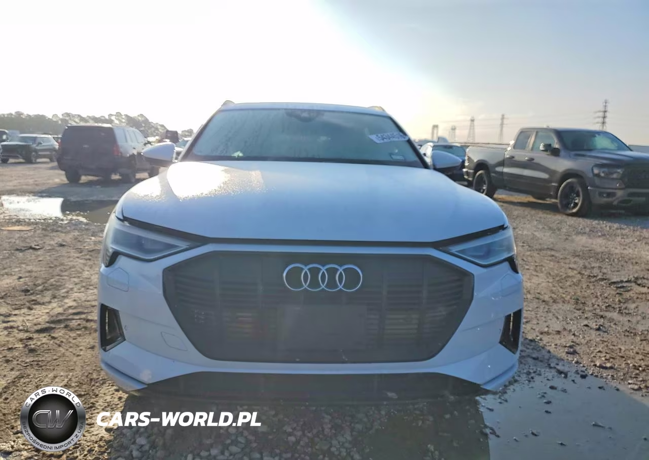 2022 Audi E-Tron Premium VIN:WA1AAAGE6NB012586 - 5