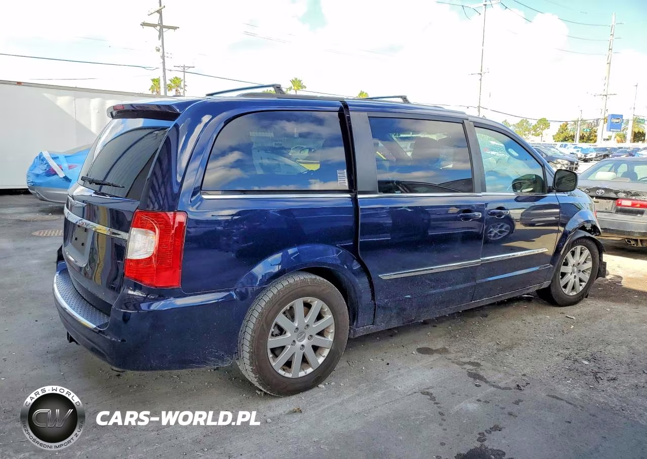 2016 Chrysler Town & Country Touring VIN:2C4RC1BG9GR135590 - 3