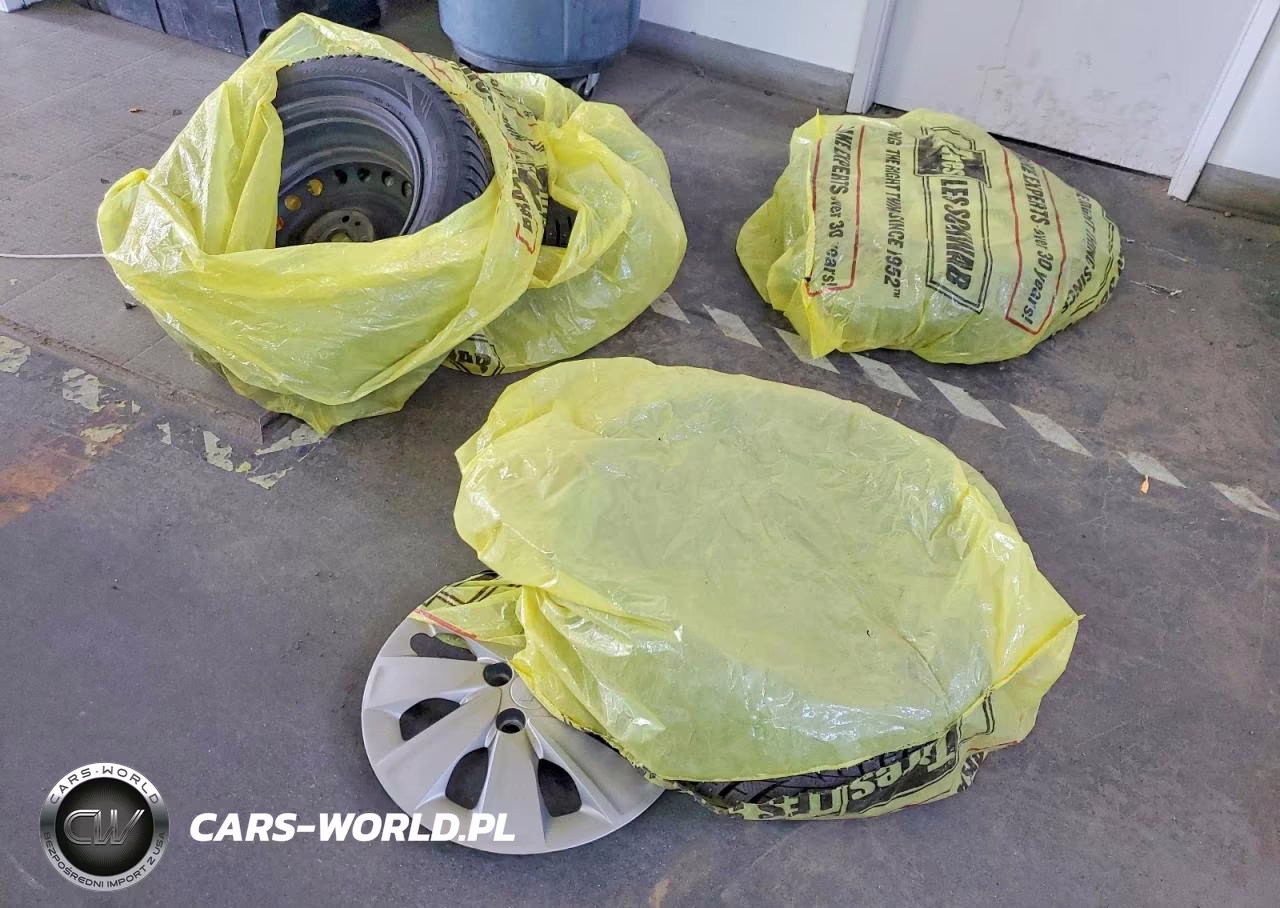 2018 Kia Rio VIN:3KPA25AB8JE057499 - 12