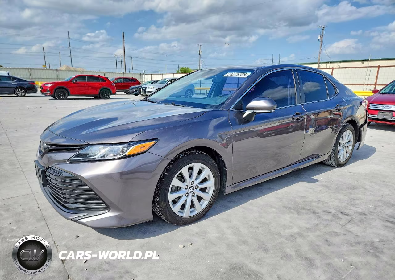 2019 Toyota Camry Le – zdjęcie 1 z 12