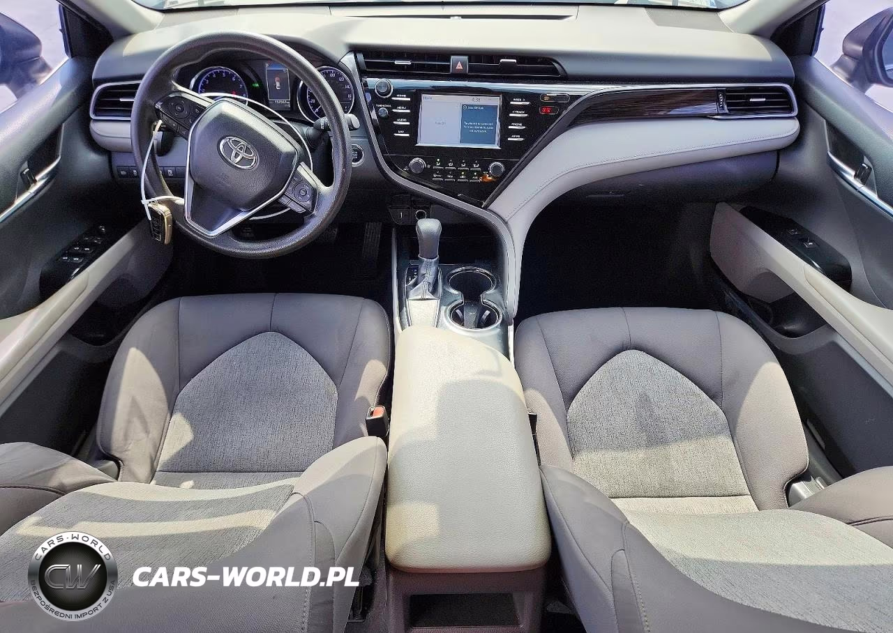 2019 Toyota Camry Le VIN:4T1B11HK8KU747385 - 8