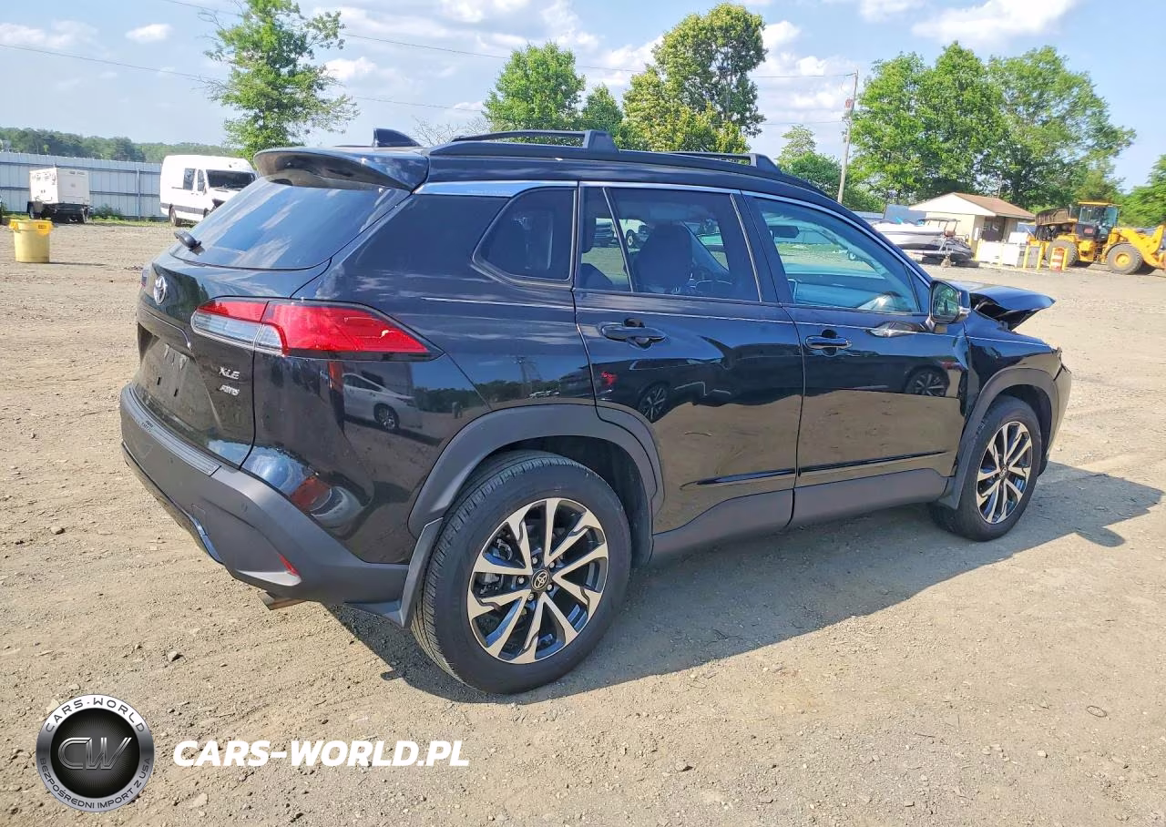 2023 Toyota Corolla Cross Xle VIN:7MUDAABG7PV074365 - 3