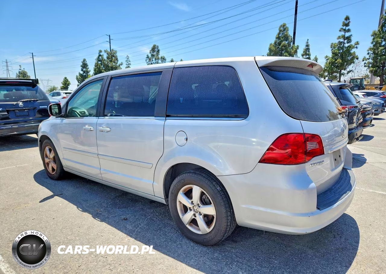 2009 Volkswagen Routan Sel VIN:2V8HW54X79R560739 - 2