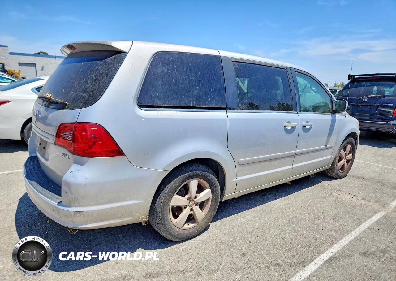 2009 Volkswagen Routan Sel VIN:2V8HW54X79R560739 - 3