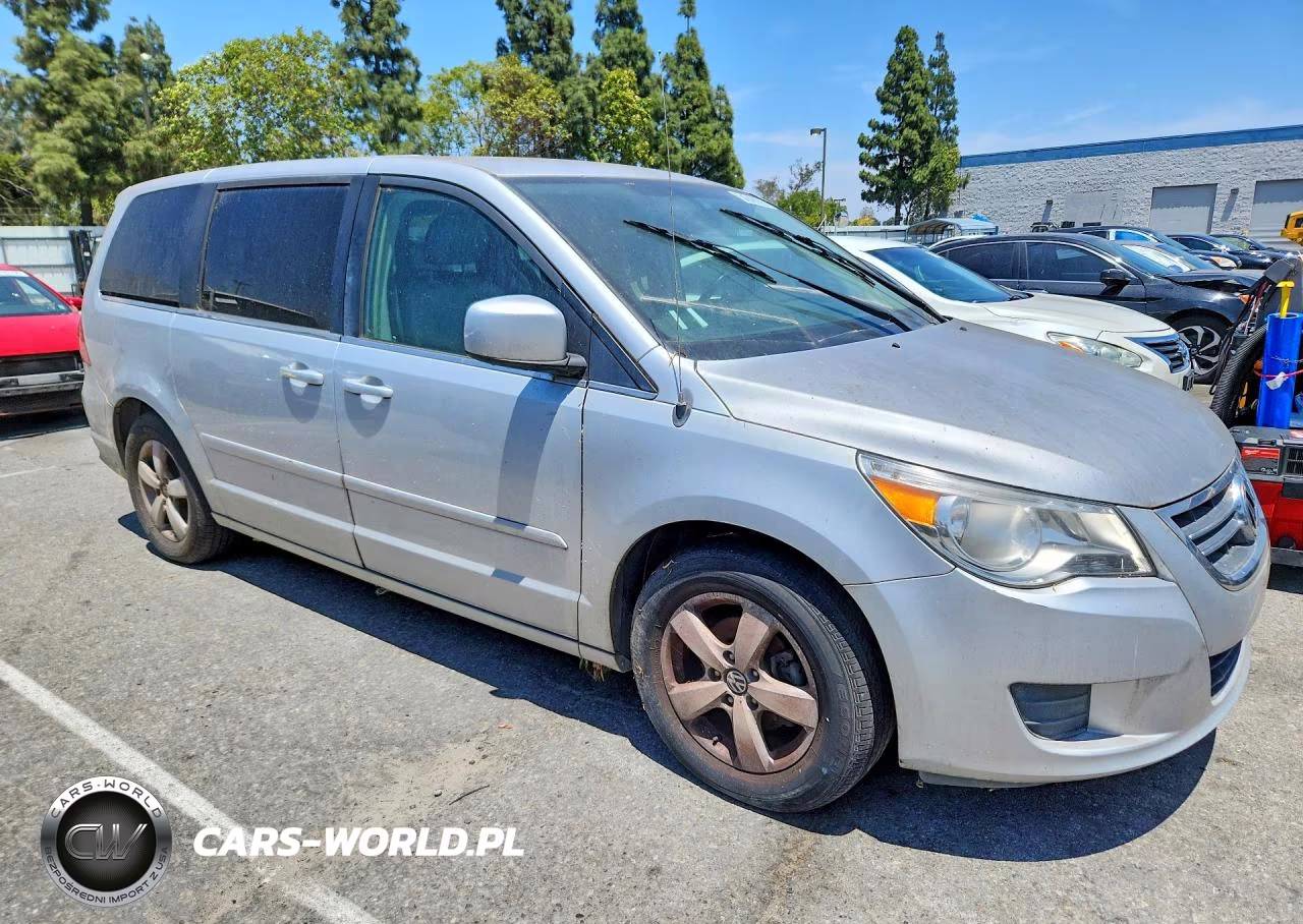 2009 Volkswagen Routan Sel VIN:2V8HW54X79R560739 - 4