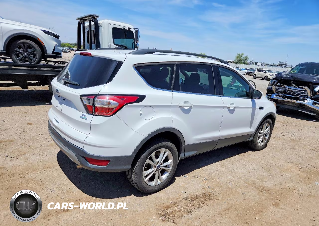 2018 Ford Escape Se VIN:1FMCU0GD2JUC37931 - 3