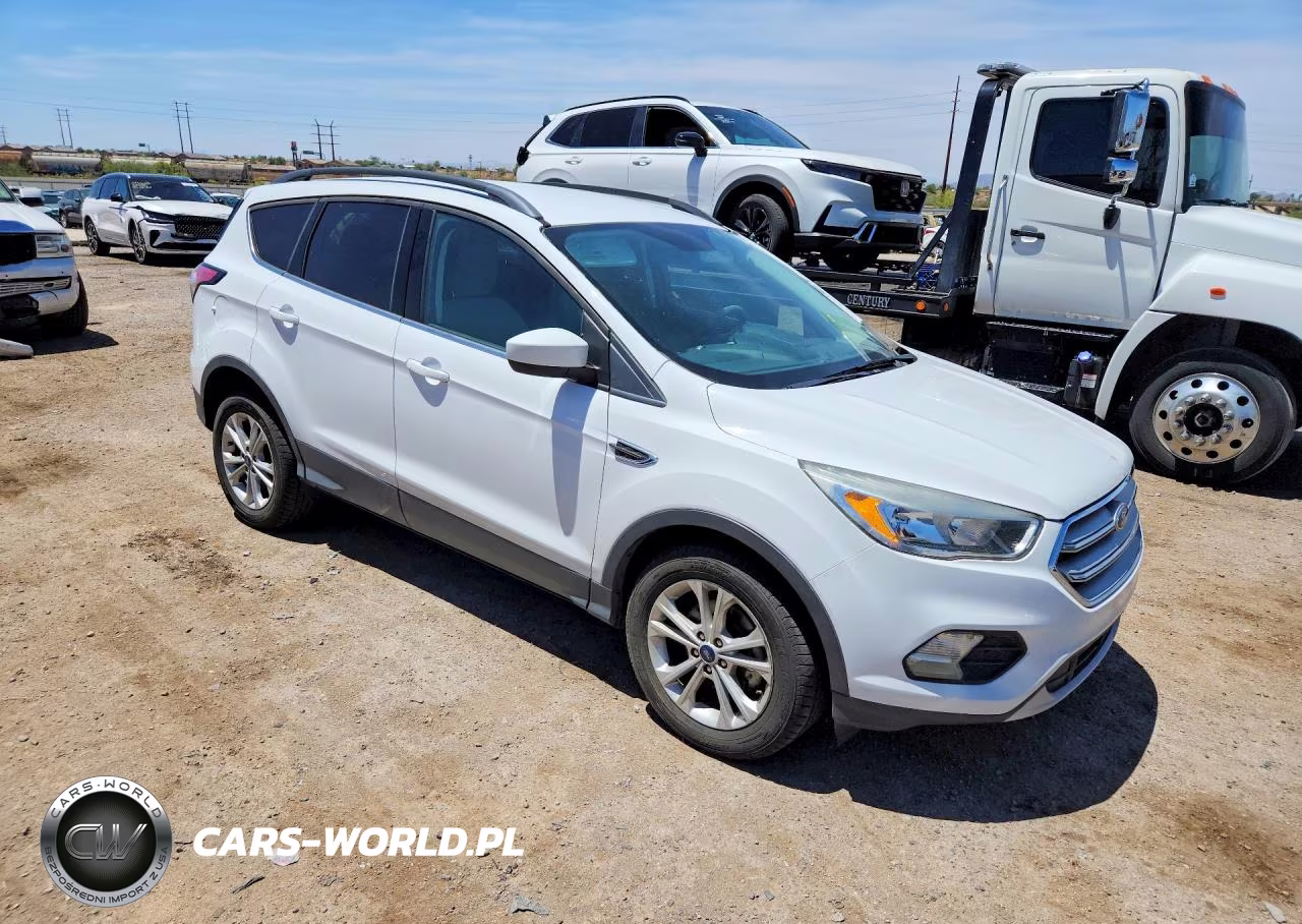 2018 Ford Escape Se VIN:1FMCU0GD2JUC37931 - 4