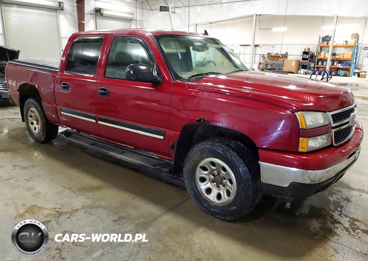 2007 Chevrolet Silverado K1500 Classic Crew Cab VIN:2GCEK13Z371161778 - 4