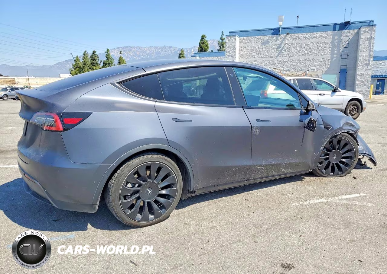 2021 Tesla Model Y VIN:5YJYGDEE9MF077273 - 3