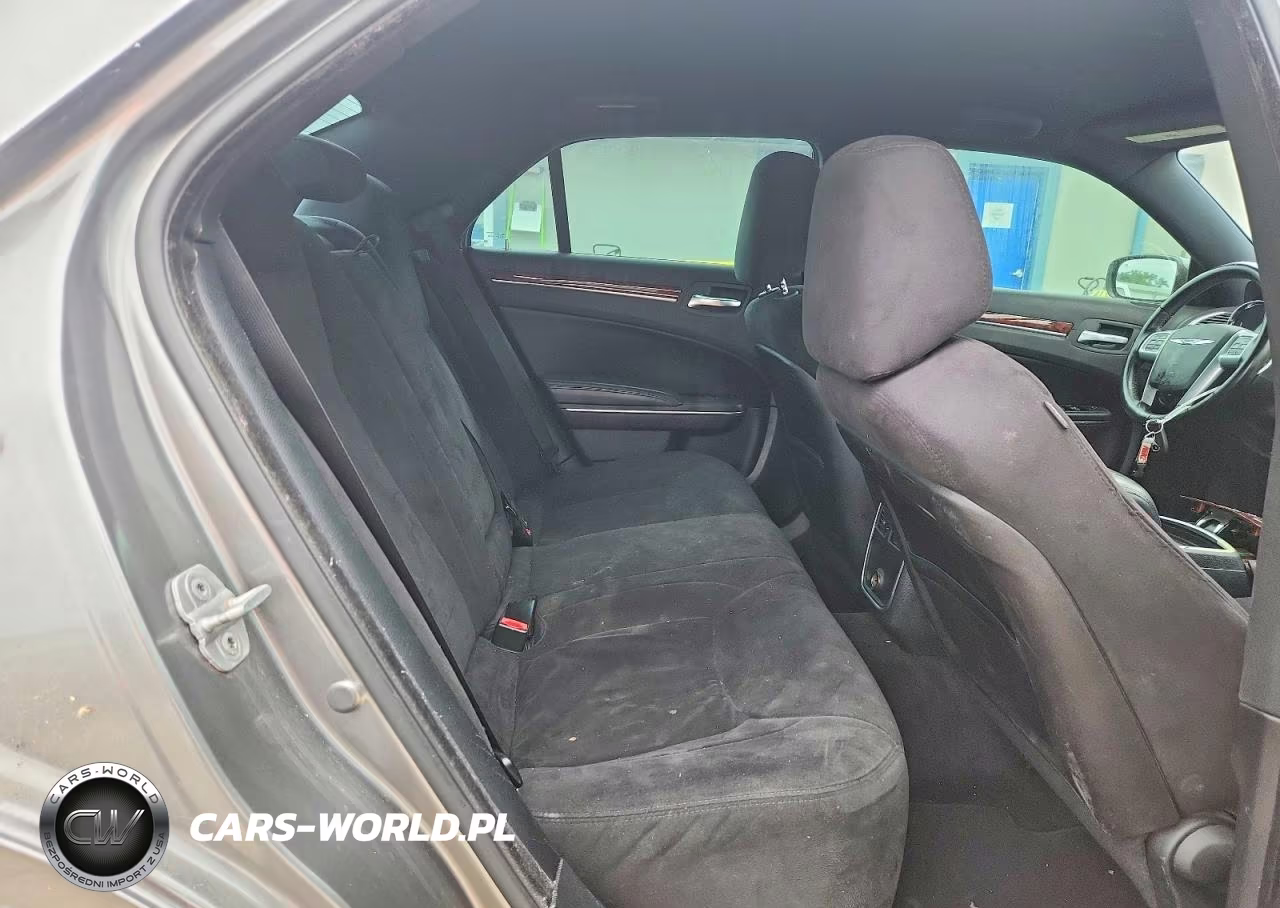 2012 Chrysler 300 VIN:2C3CCAAG6CH107385 - 10