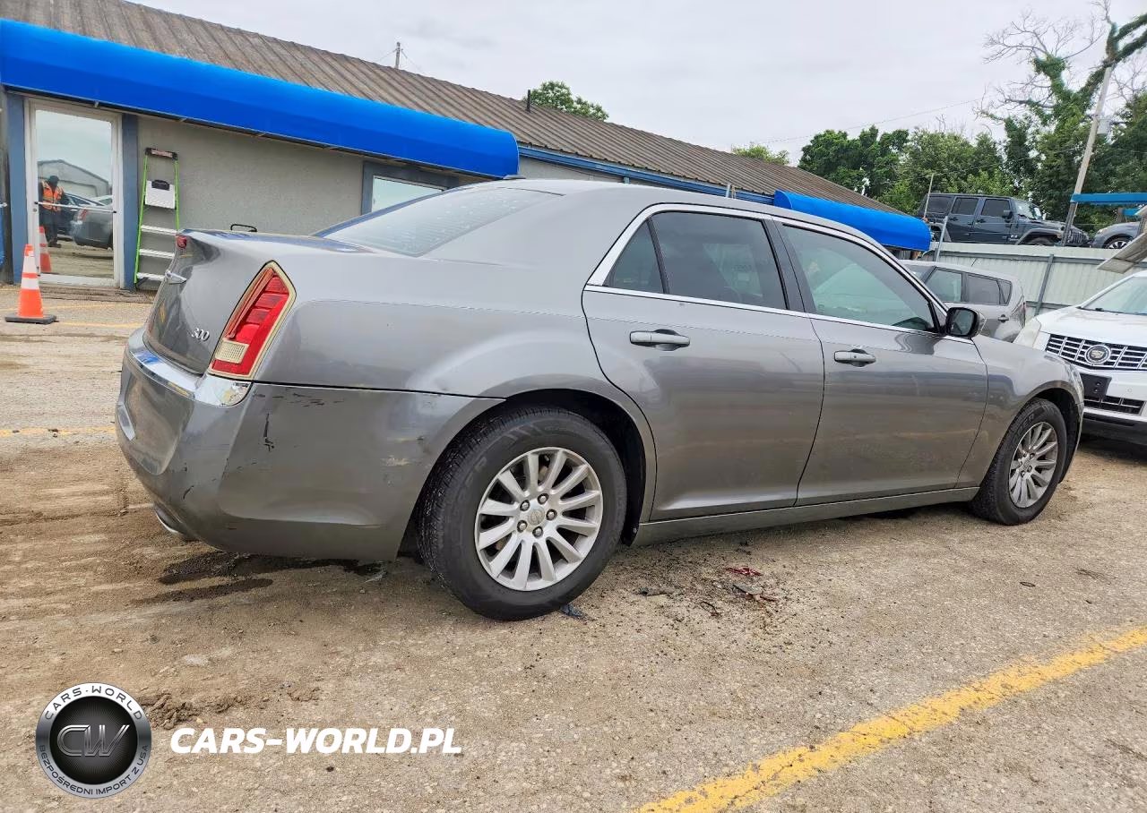 2012 Chrysler 300 VIN:2C3CCAAG6CH107385 - 3