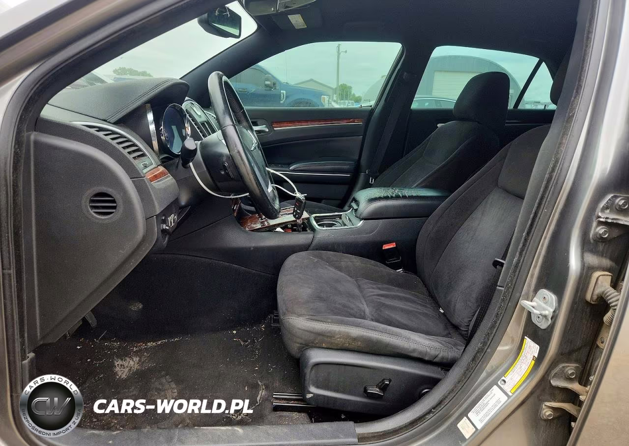 2012 Chrysler 300 VIN:2C3CCAAG6CH107385 - 7