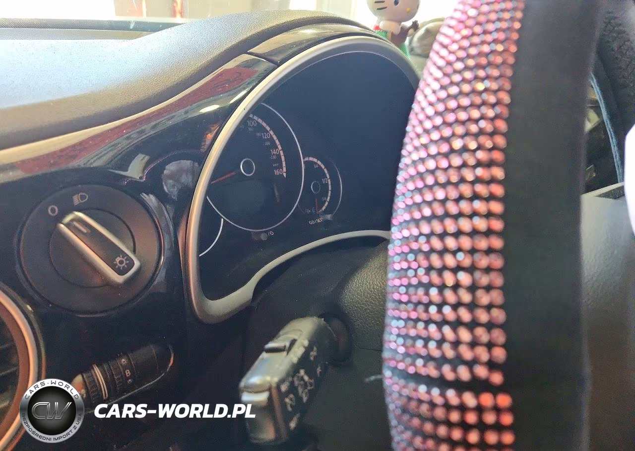 2014 Volkswagen Beetle VIN:3VW517AT0EM813957 - 9