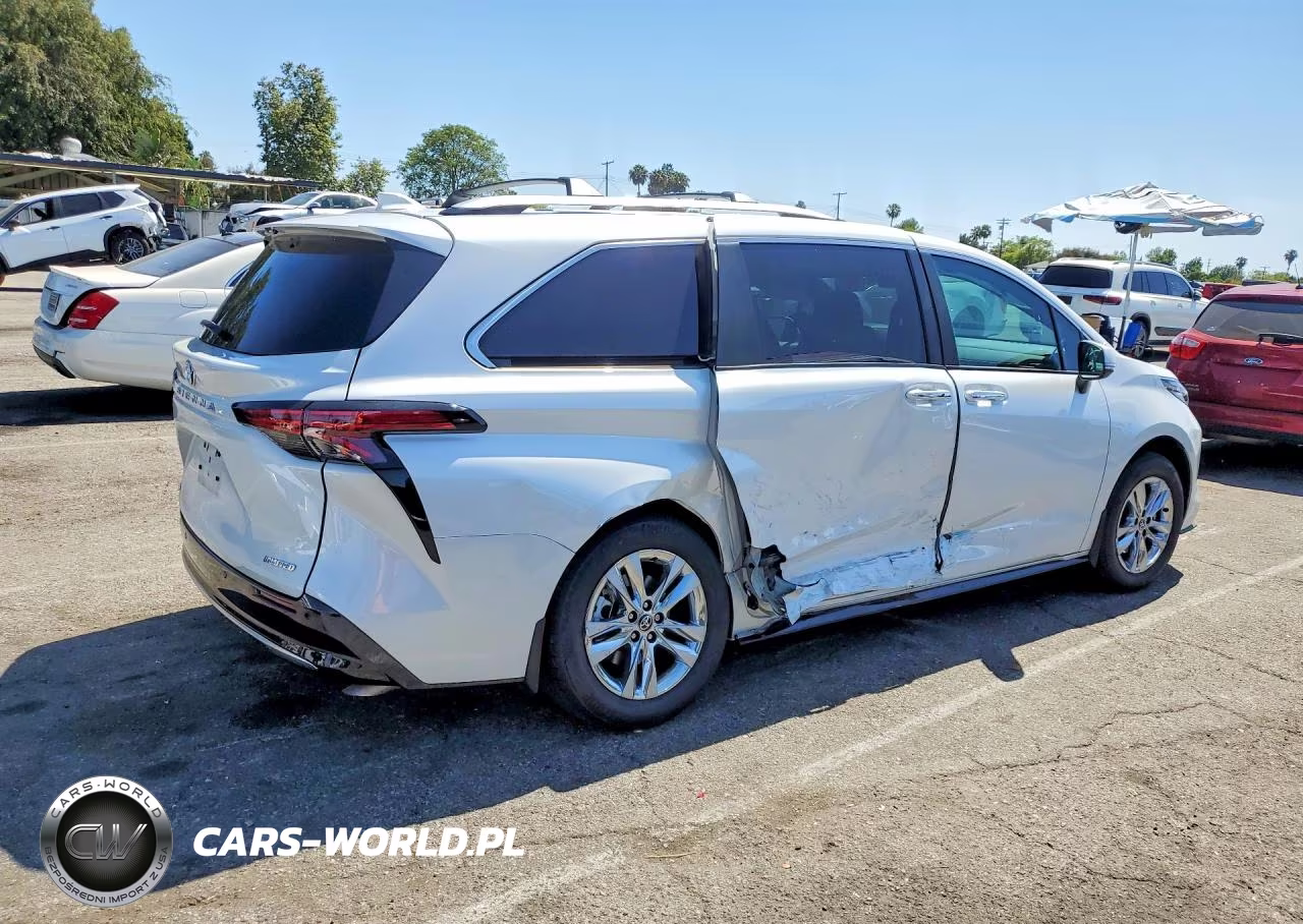2025 Toyota Sienna Limited 7-Passenger VIN:5TDZSKFC8SS209212 - 3