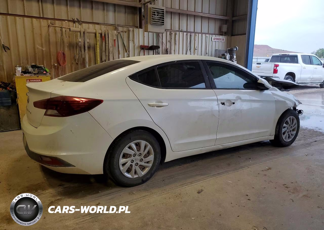 2019 Hyundai Elantra Se VIN:5NPD74LF4KH415901 - 3