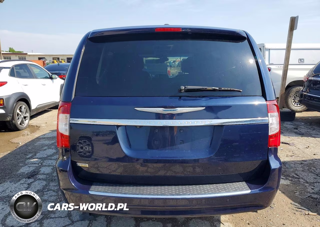 2016 Chrysler Town & Country Touring VIN:2C4RC1BG1GR238180 - 6