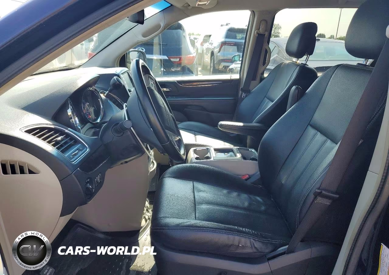 2016 Chrysler Town & Country Touring VIN:2C4RC1BG1GR238180 - 7