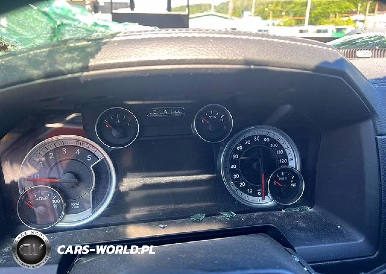 2014 Ram 2500 Laramie VIN:3C6UR5FL4EG222444 - 8