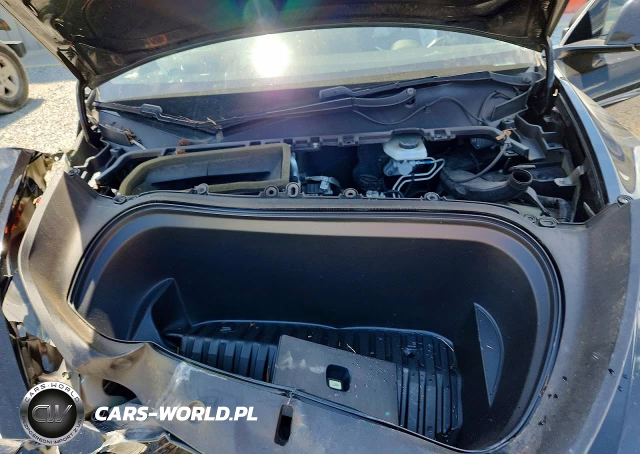 2020 Tesla Model Y VIN:5YJYGDEE0LF016182 - 11