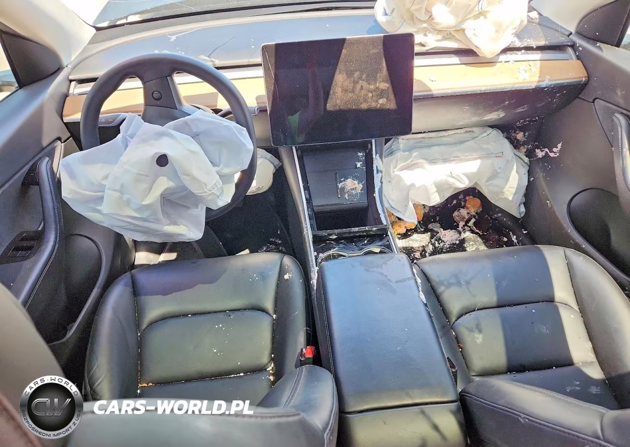 2020 Tesla Model Y VIN:5YJYGDEE0LF016182 - 8