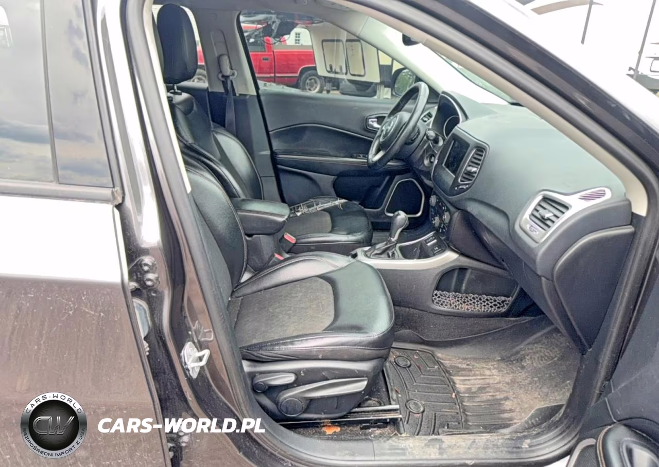 2018 Jeep Compass Latitude VIN:3C4NJCBB0JT502224 - 5