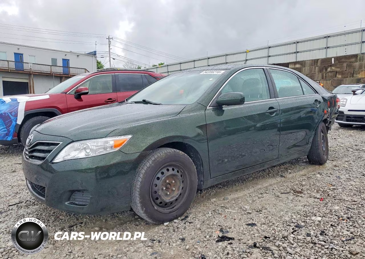 2011 Toyota Camry Le – zdjęcie 1 z 13