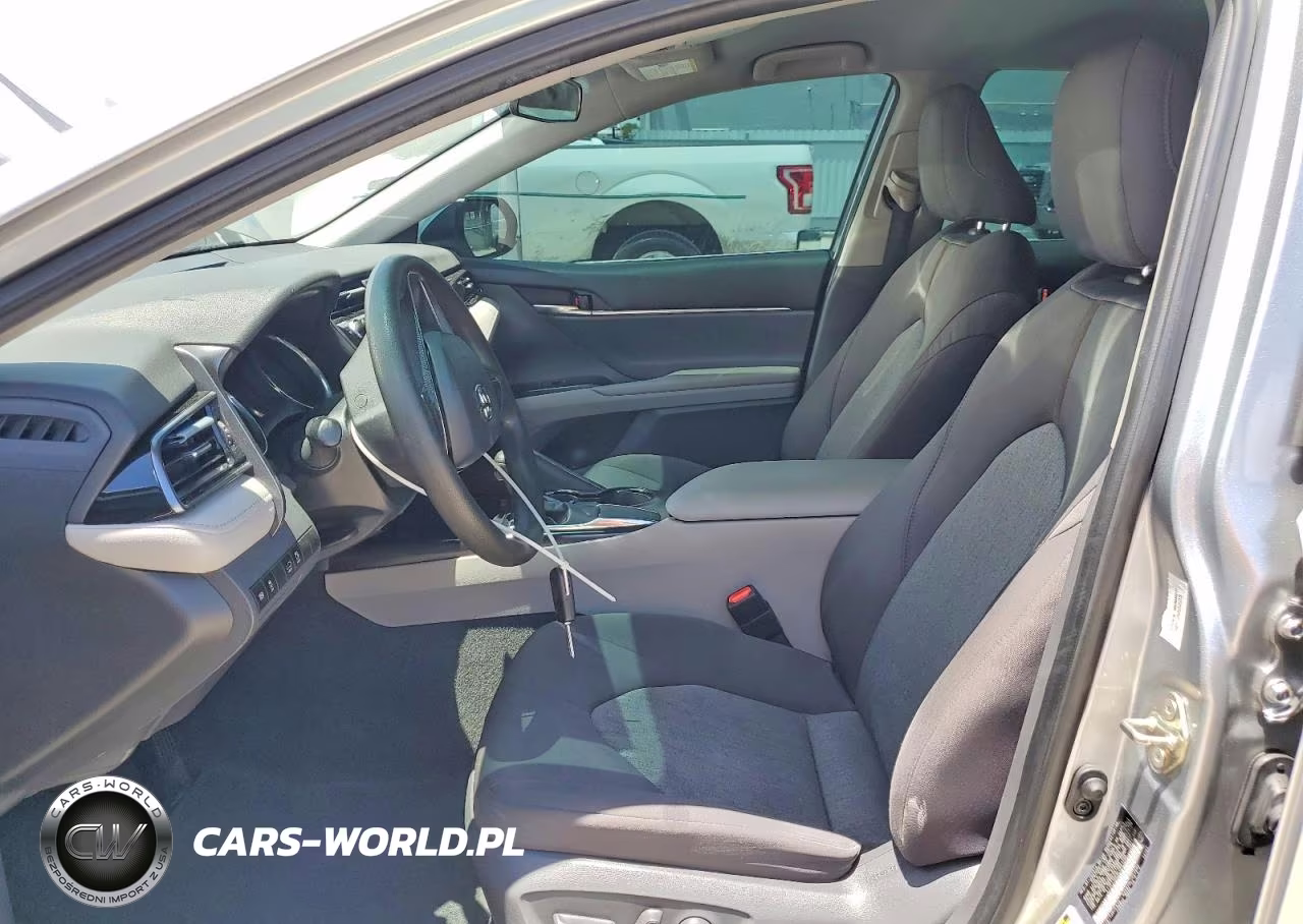2020 Toyota Camry Le VIN:4T1C11AK9LU861296 - 7