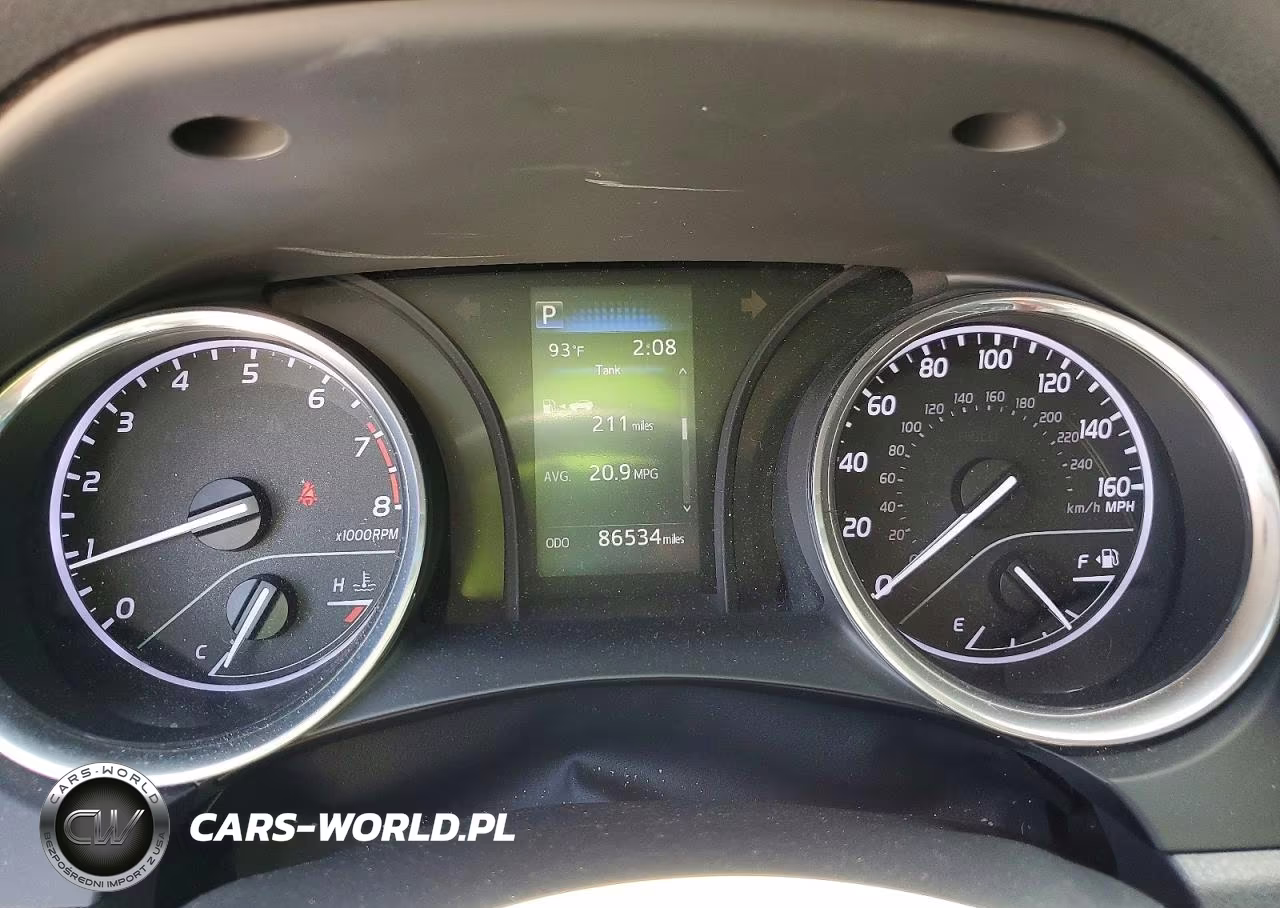 2020 Toyota Camry Le VIN:4T1C11AK9LU861296 - 9