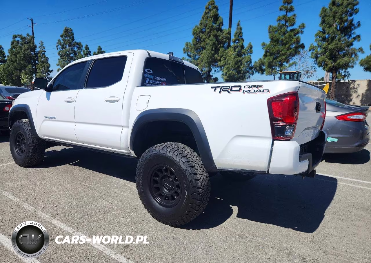2018 Toyota Tacoma Trd Off-Road VIN:3TMAZ5CN4JM054351 - 2
